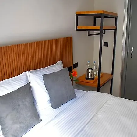 Vera Taksim 3*